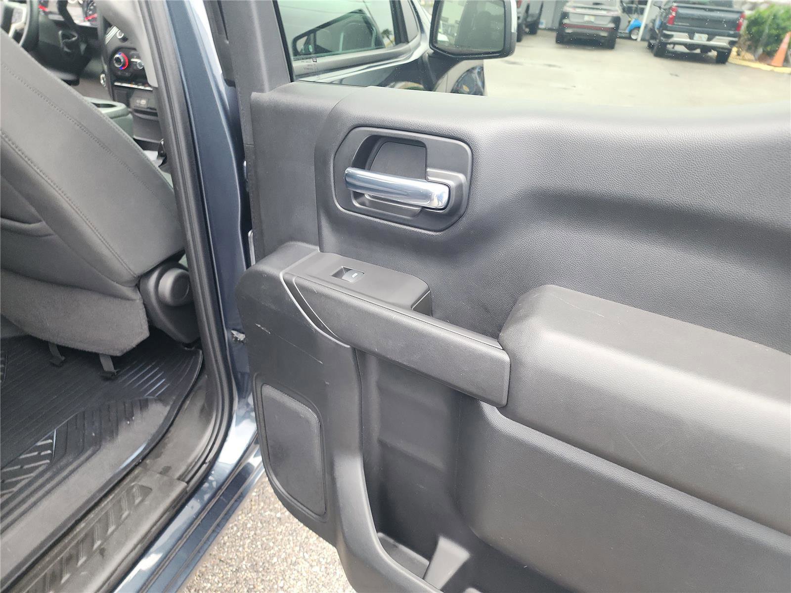 Used 2021 Chevrolet Silverado 1500 LT w/ Z71 Off-Road Package image 24