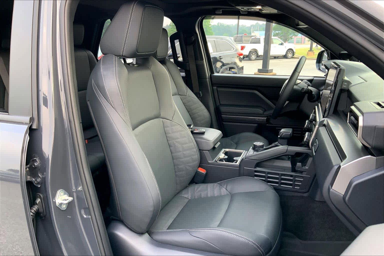 Used 2025 Toyota 4Runner TRD Off-Road Premium AWD/4WD image 9