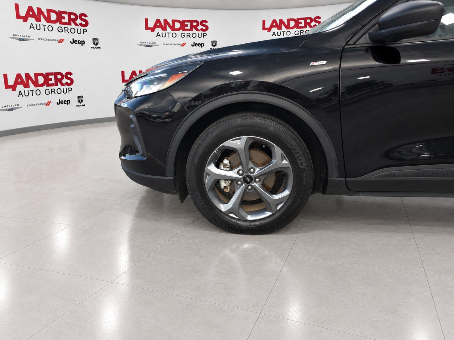 Certified 2025 Ford Escape ST-Line FWD image 9