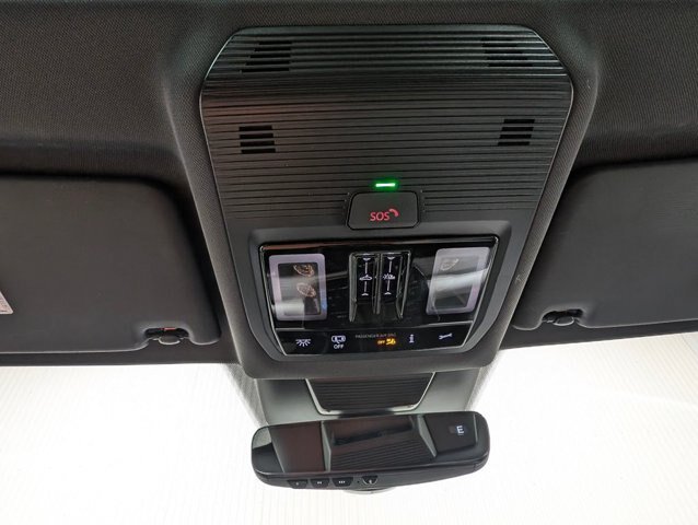 Used 2026 Volkswagen Tiguan SE R-Line AWD/4WD image 9