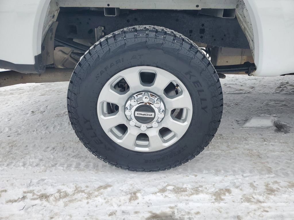 Certified 2024 Ford F250 XLT image 6