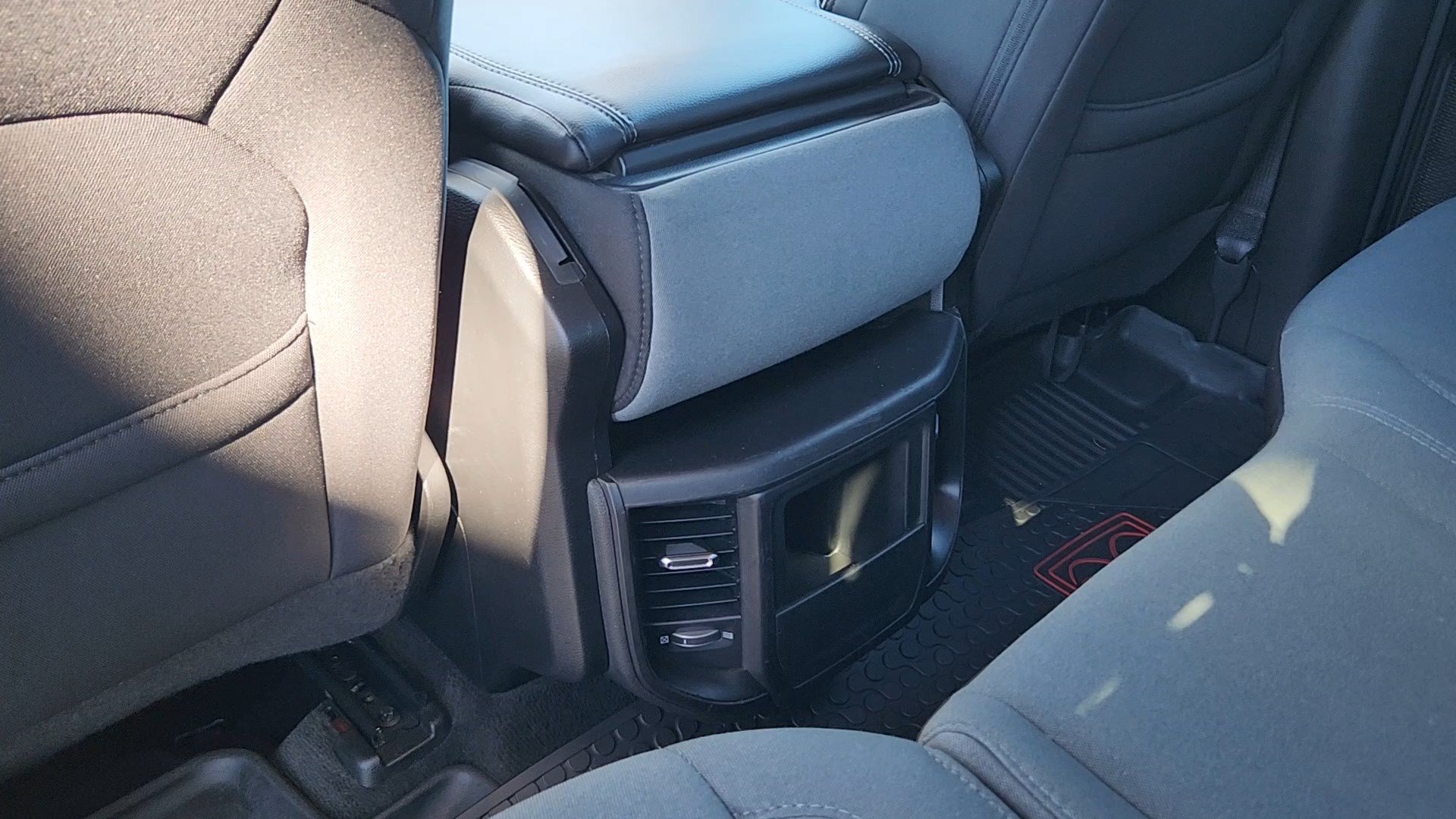 Used 2022 RAM 1500 Big Horn AWD/4WD image 17