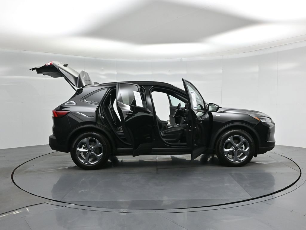 Certified 2025 Ford Escape ST-Line image 5