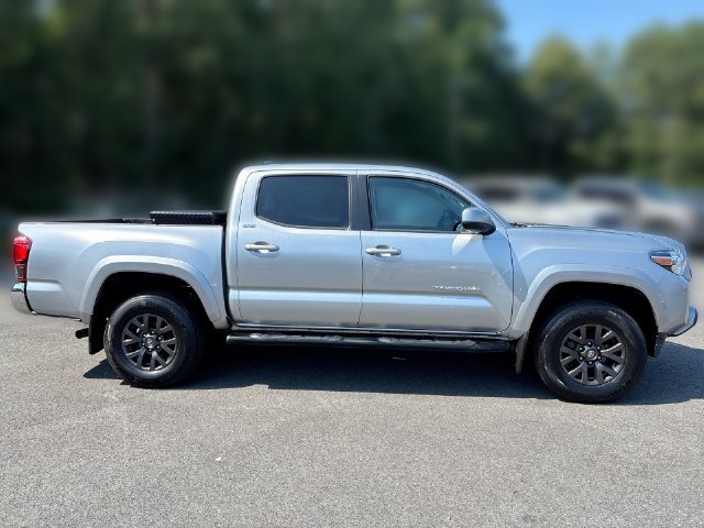 Used 2022 Toyota Tacoma SR5 AWD/4WD image 9