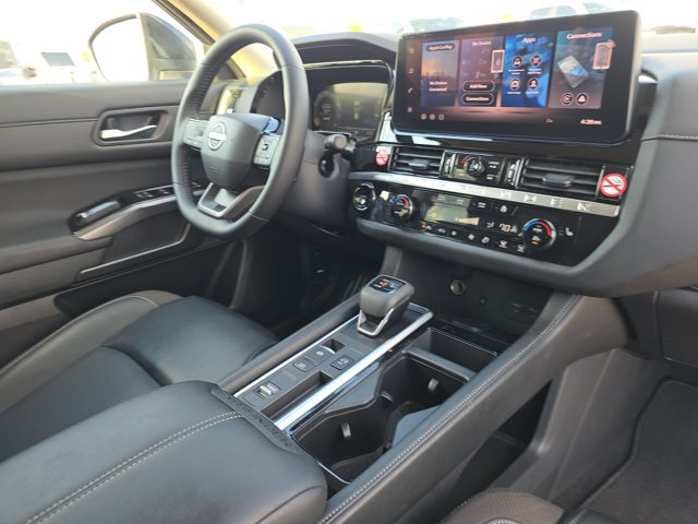 Used 2026 Nissan Pathfinder SL FWD image 17