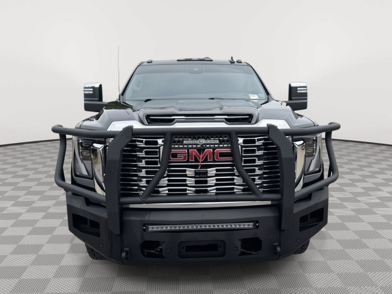 Used 2025 GMC Sierra 2500 Denali w/ Denali Reserve Package AWD/4WD image 3