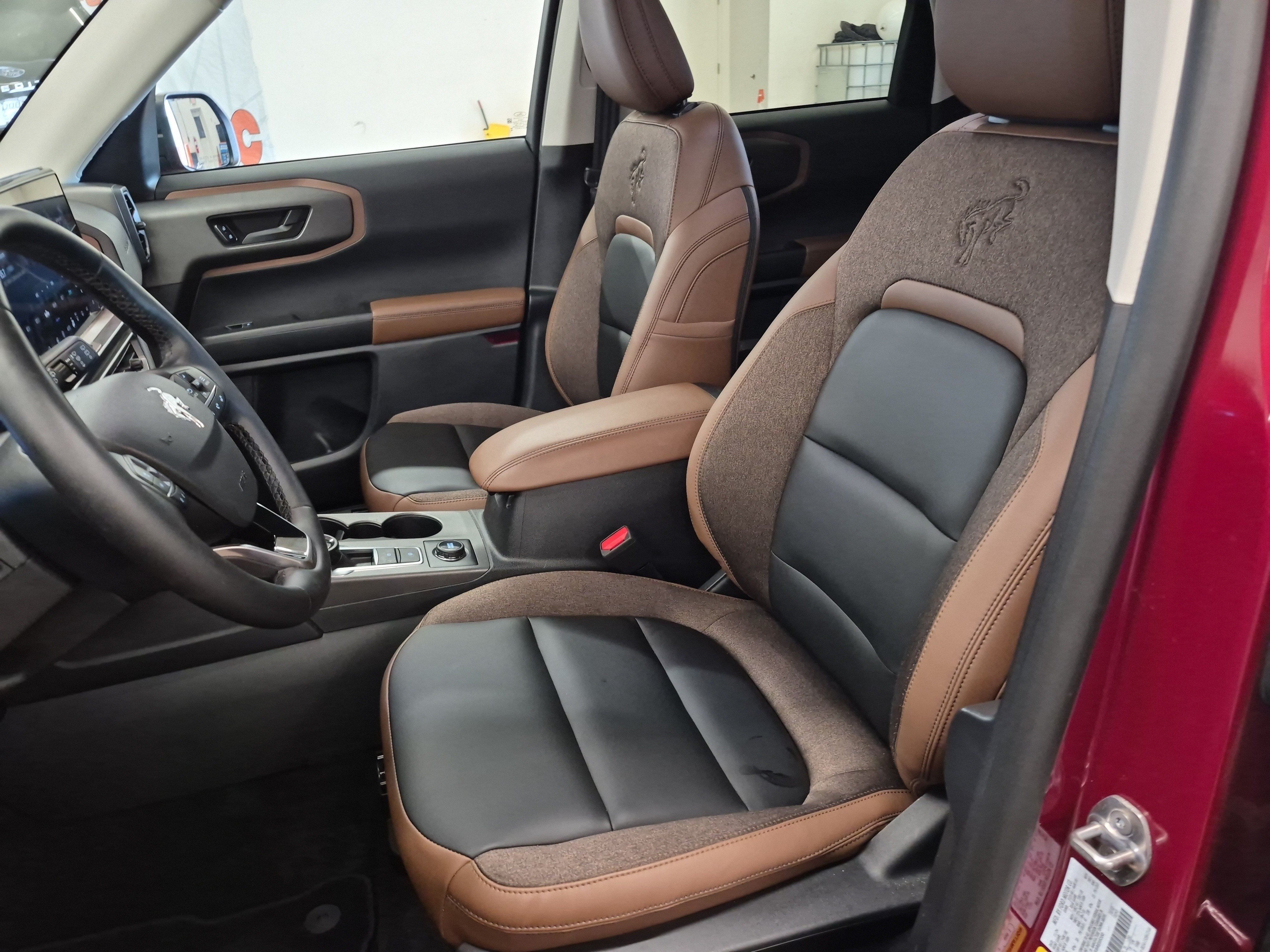 Certified 2025 Ford Bronco Sport Outer Banks w/ Outer Banks Tech Package+ AWD/4WD image 11