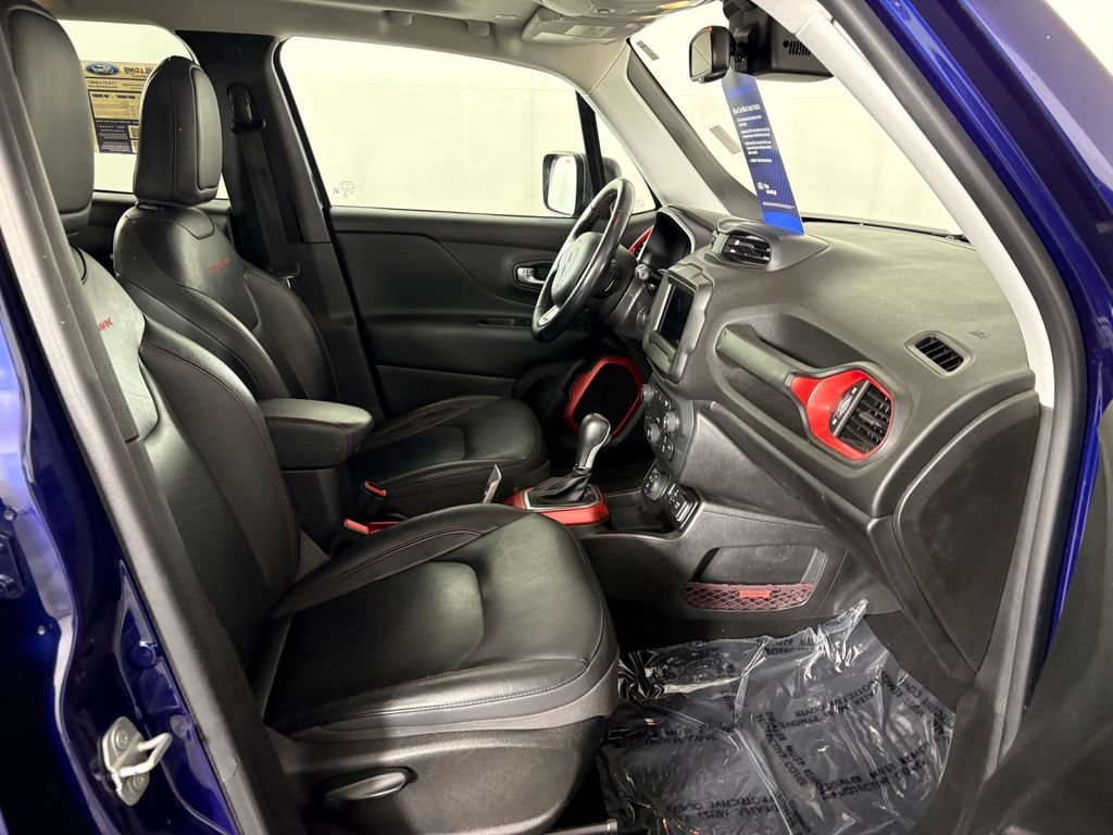 Used 2018 Jeep Renegade Trailhawk AWD/4WD image 35