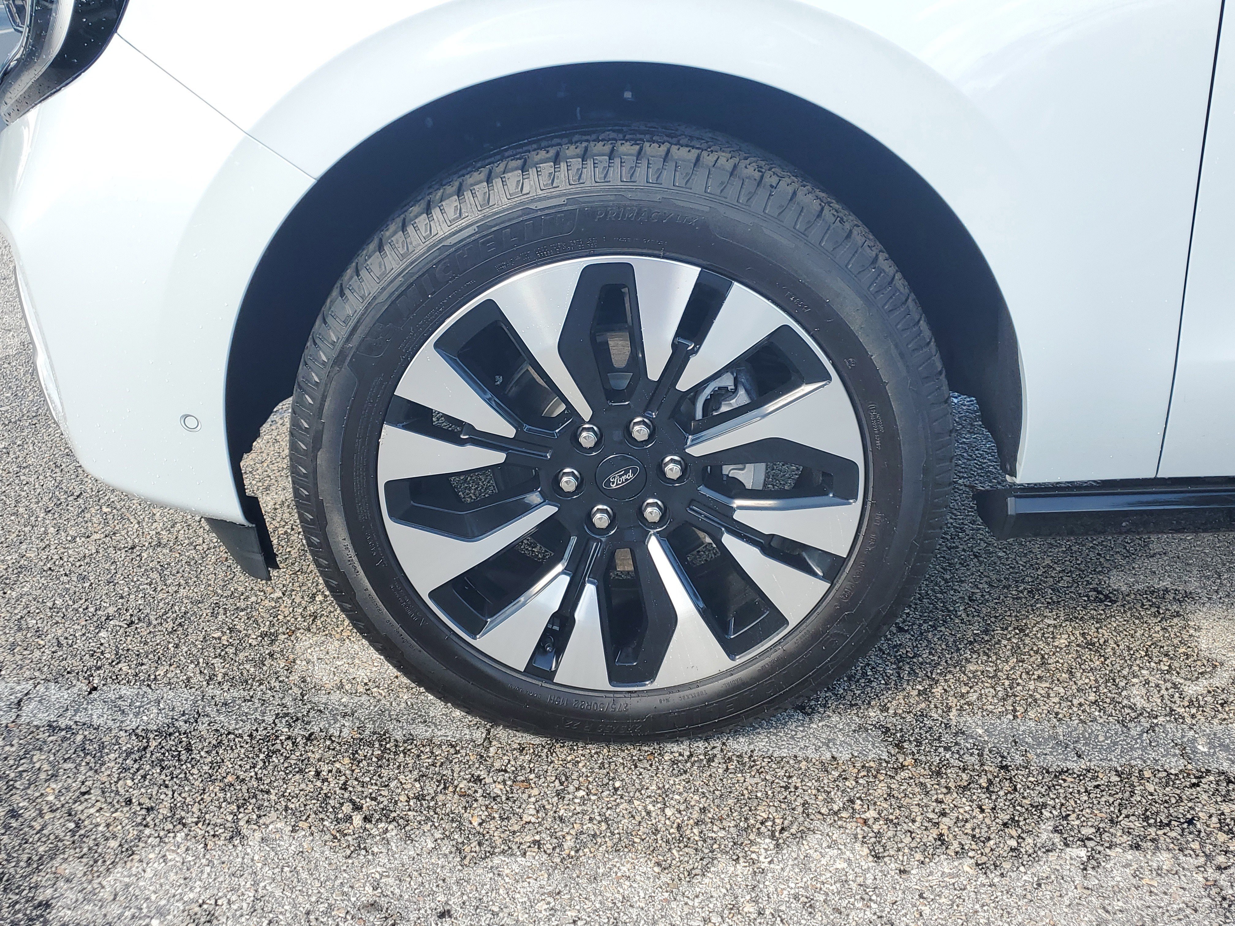 Certified 2025 Ford Expedition Platinum w/ Driver's Package image 8