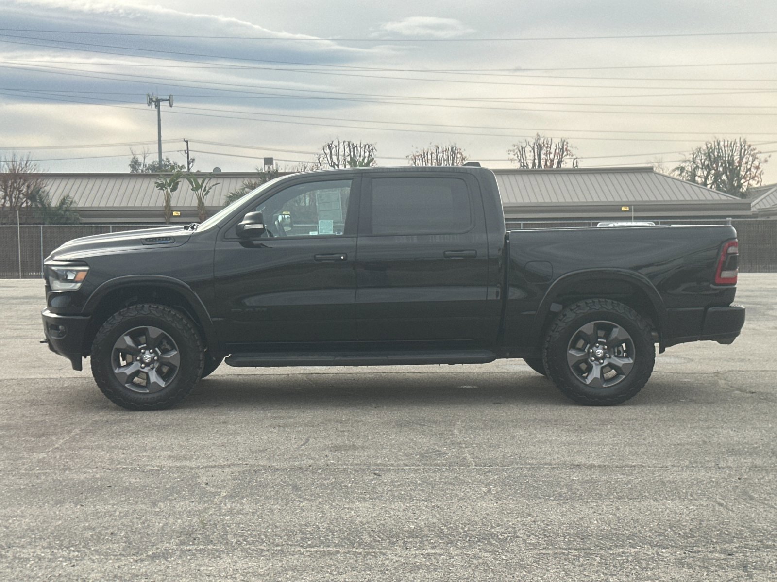 Used 2022 RAM 1500 Big Horn w/ Built-to-serve Edition image 2