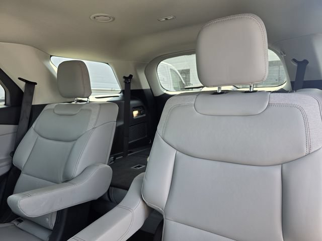 Certified 2026 Ford Explorer Active w/ Active Comfort Package RWD image 9