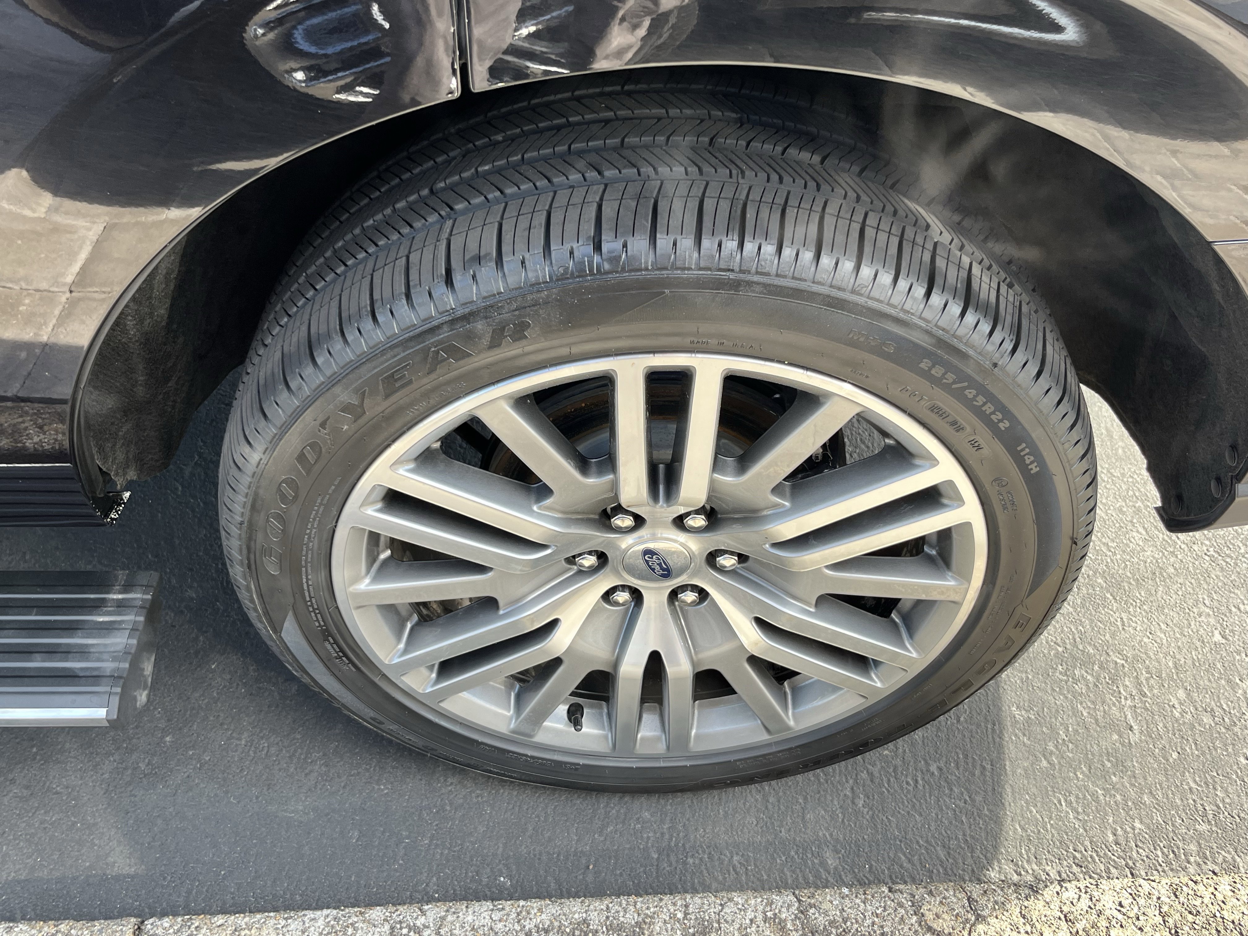 Certified 2022 Ford Expedition Limited w/ Equipment Group 302A image 20