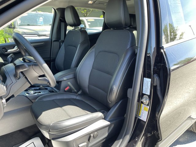 Certified 2025 Ford Escape SE FWD image 6