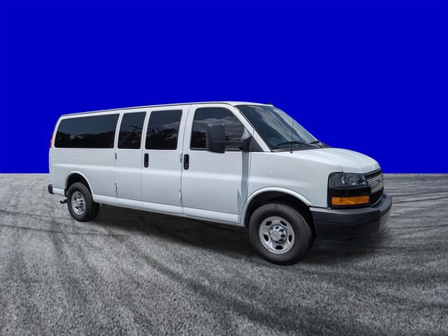 Used 2024 Chevrolet Express 3500 LS RWD image 2