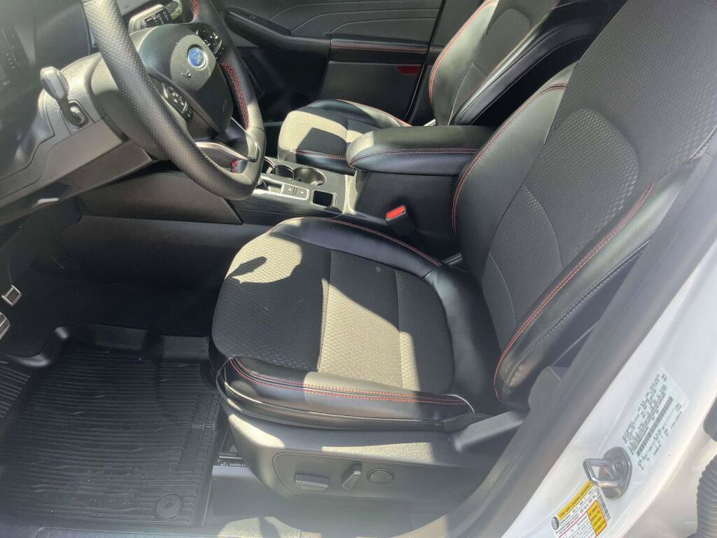 Certified 2023 Ford Escape ST-Line w/ Tech Pack #1 FWD image 16