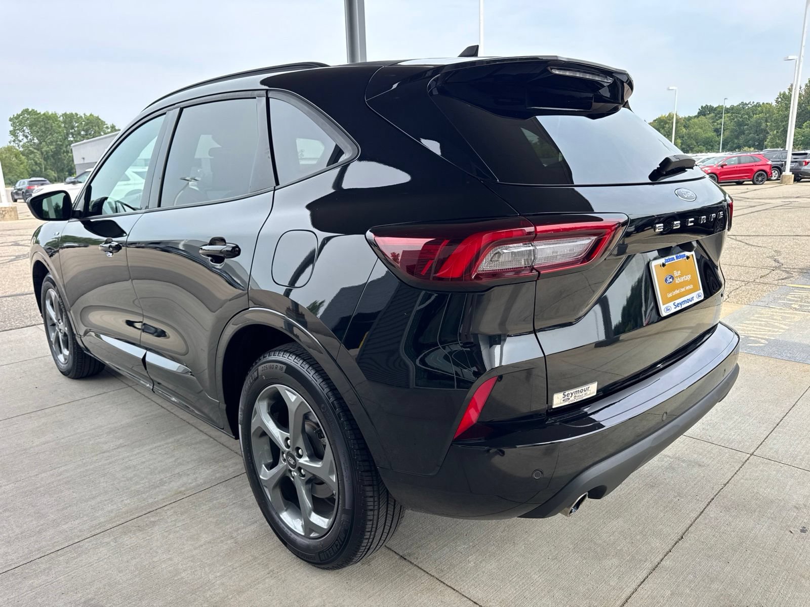 Certified 2023 Ford Escape ST-Line Select AWD/4WD image 5