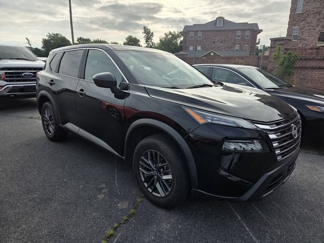 Used 2024 Nissan Rogue S FWD image 3