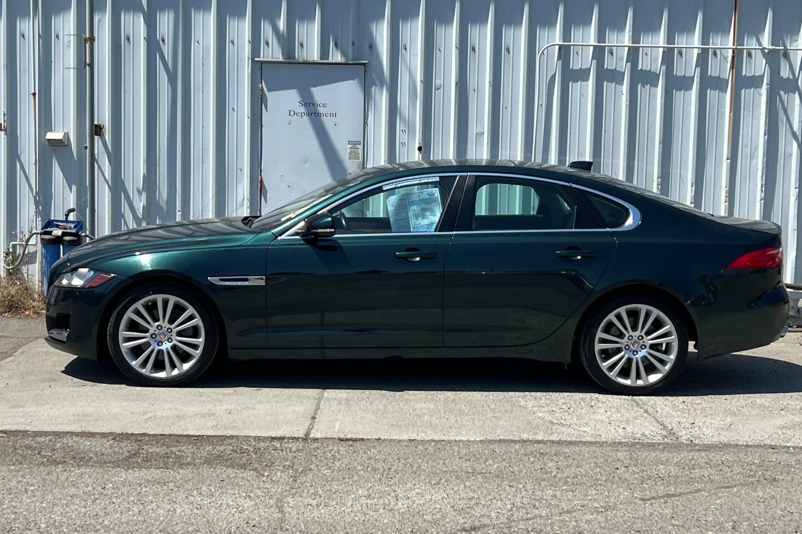 Used 2017 Jaguar XF Prestige RWD image 7