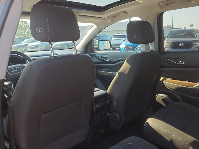 Used 2023 GMC Acadia SLE w/ Driver Convenience Package FWD image 12