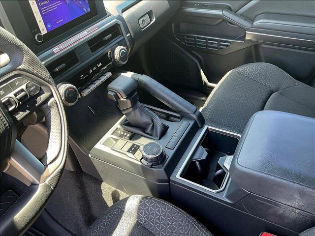 Used 2025 Toyota 4Runner SR5 AWD/4WD image 15