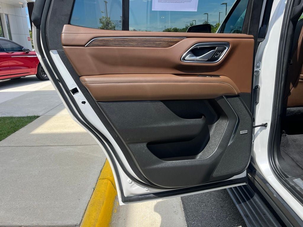 Used 2023 Chevrolet Tahoe High Country AWD/4WD image 18