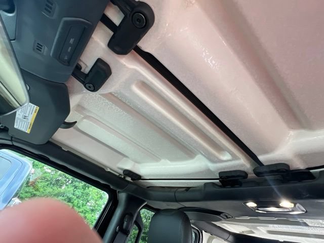 Used 2021 Jeep Wrangler Unlimited Sahara AWD/4WD image 38