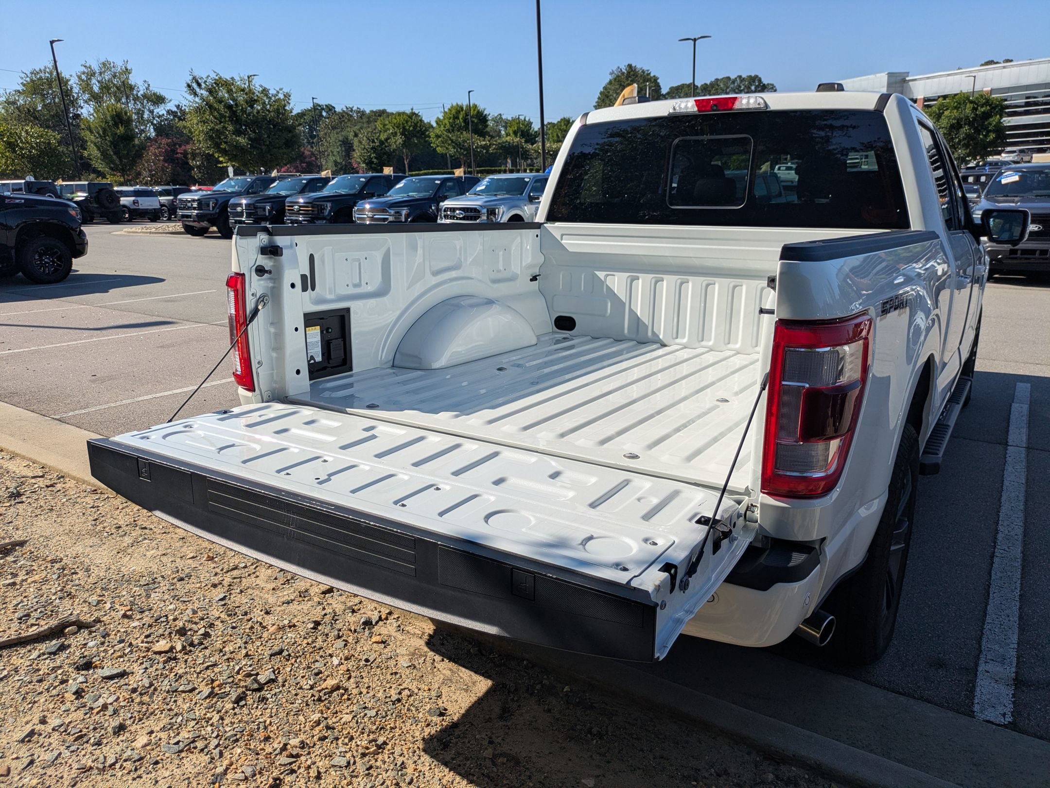 Certified 2022 Ford F150 Lariat w/ Equipment Group 502A High AWD/4WD image 35