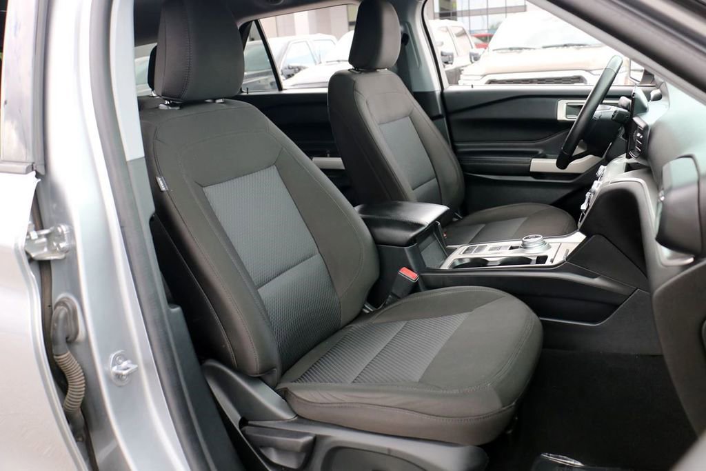 Certified 2022 Ford Explorer XLT image 30
