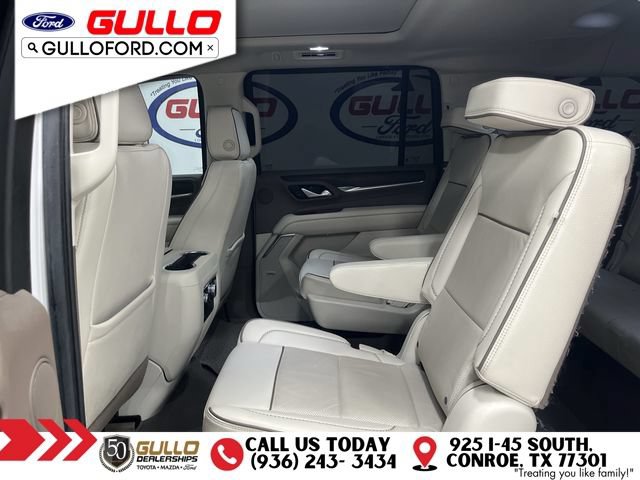 Used 2022 GMC Yukon XL Denali w/ Denali Premium Package AWD/4WD image 15