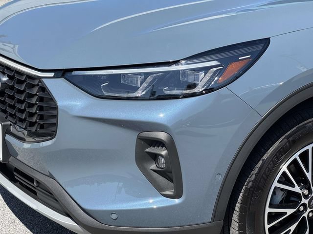 Certified 2023 Ford Escape SE w/ PHEV Premium Package FWD image 7