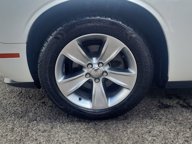 Used 2020 Dodge Challenger SXT RWD image 23