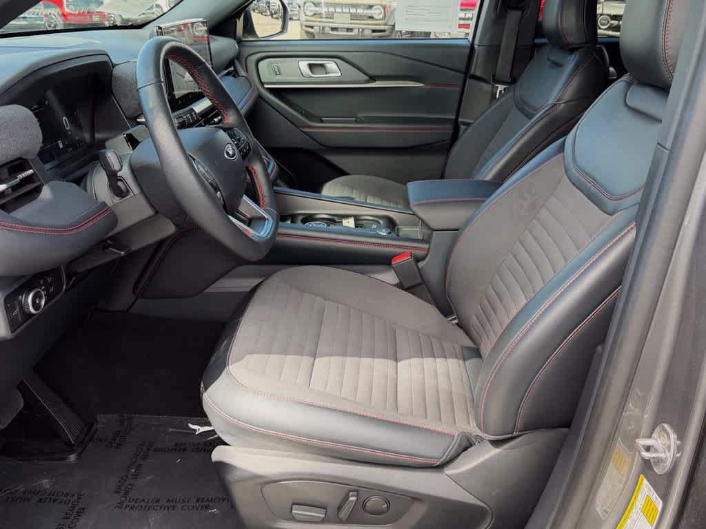 Certified 2025 Ford Explorer ST-Line AWD/4WD image 16
