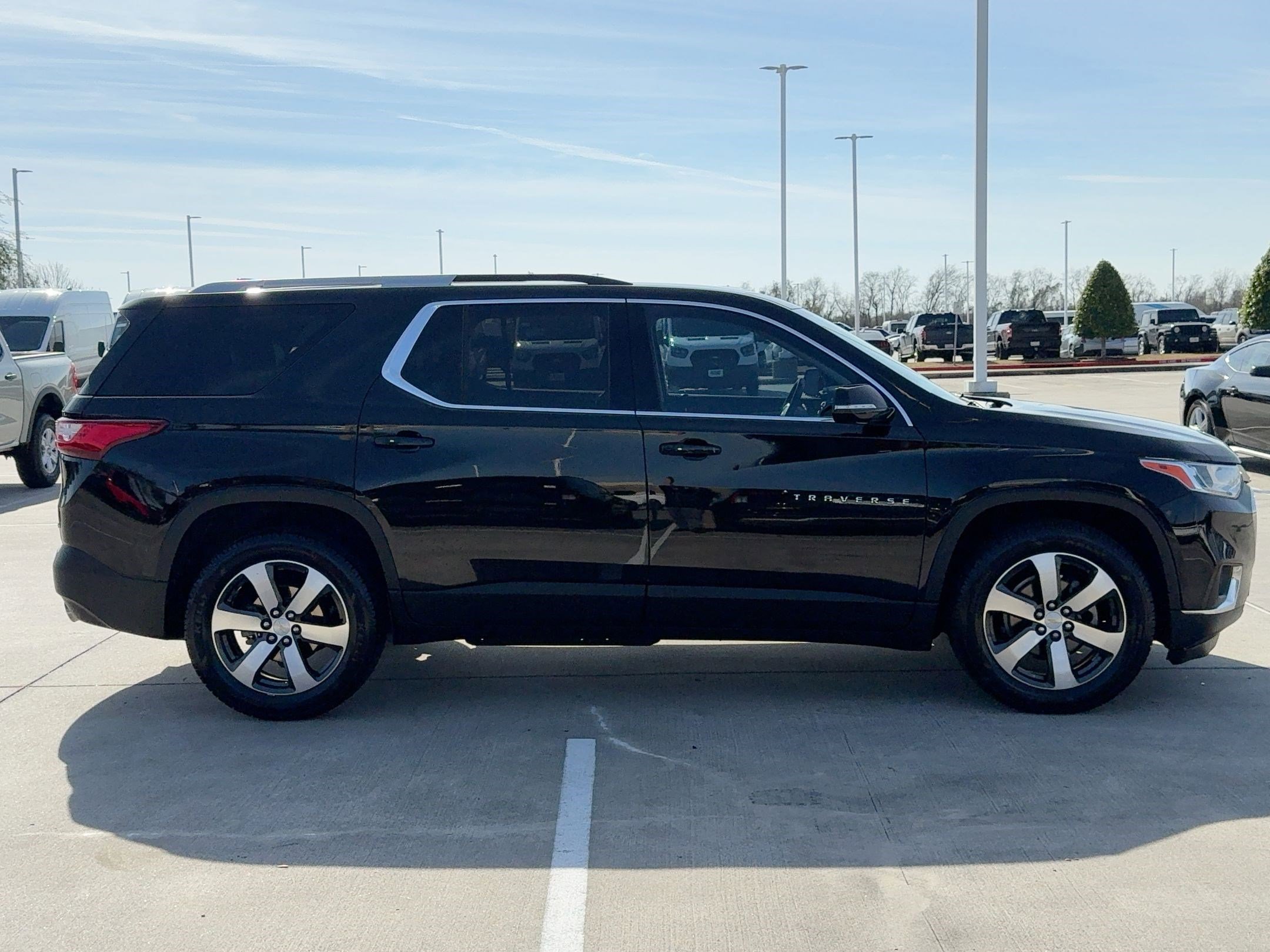 Used 2018 Chevrolet Traverse LT image 8