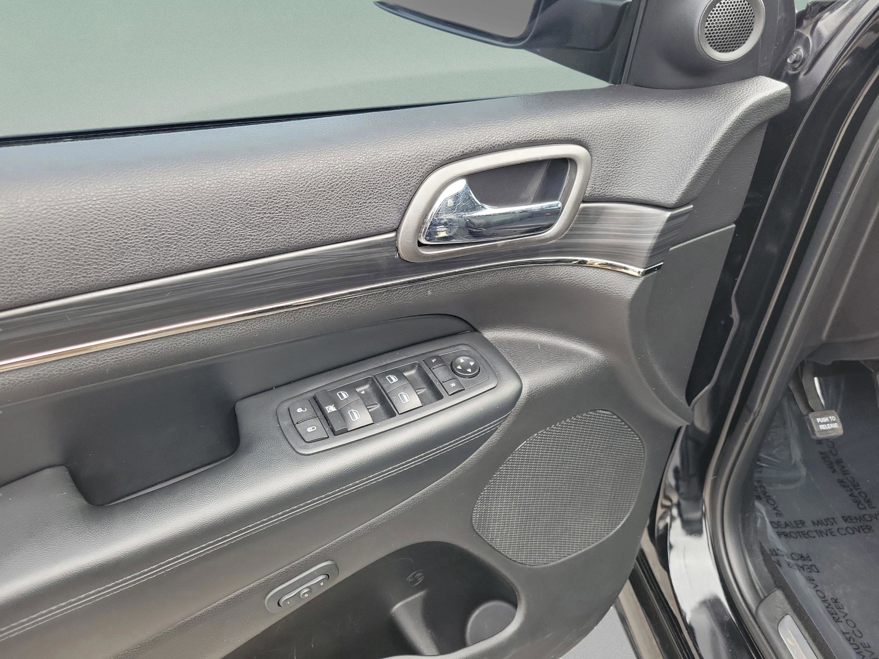 Used 2020 Jeep Grand Cherokee Limited X image 31