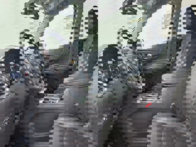 Used 2020 Chevrolet Equinox LT w/ Sport Edition image 8