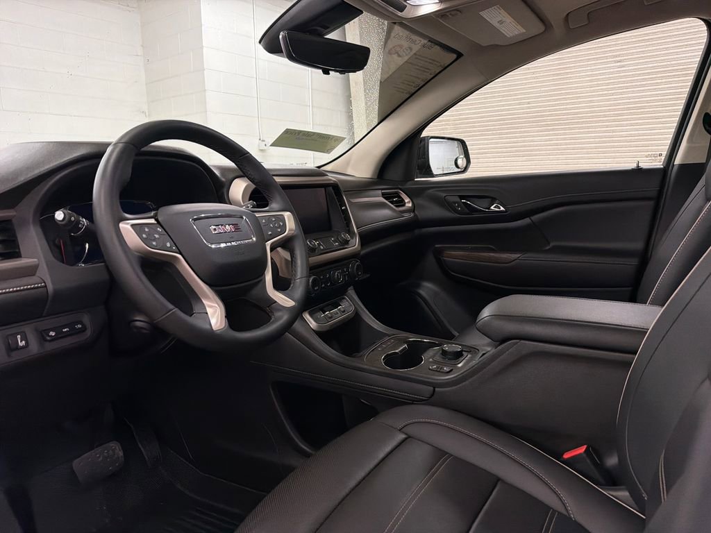 Used 2023 GMC Acadia Denali w/ Black Diamond Edition FWD image 6
