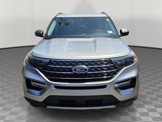 Certified 2023 Ford Explorer XLT w/ Equipment Group 202A RWD image 3
