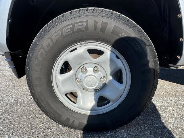 Used 2017 Toyota Tacoma SR image 19