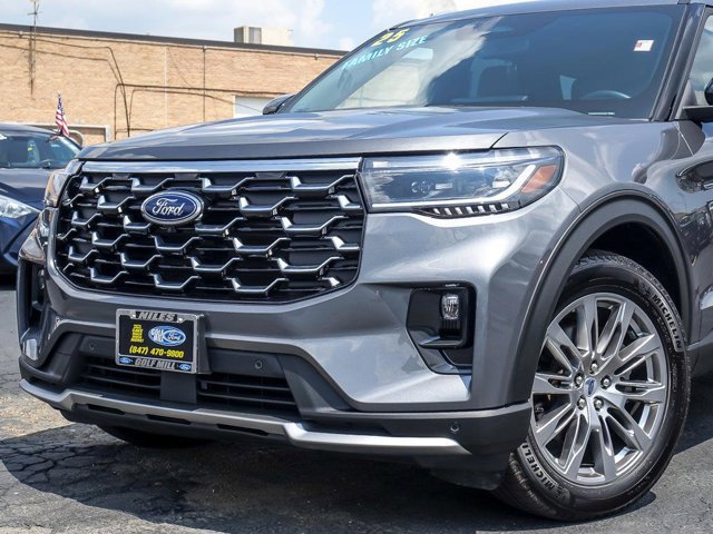 Certified 2025 Ford Explorer Platinum image 2