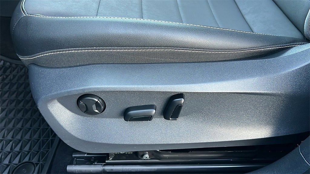 Used 2022 Volkswagen Taos SE image 13