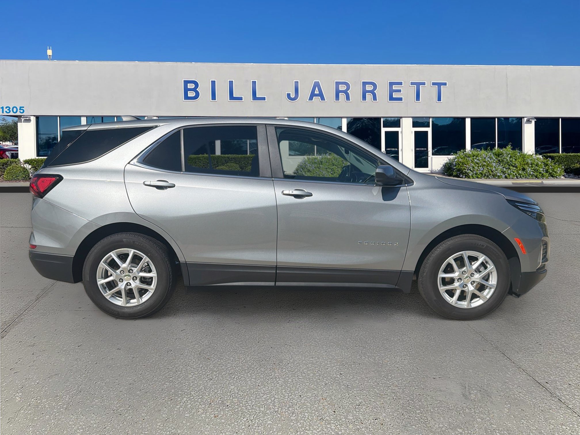 Used 2024 Chevrolet Equinox LT FWD image 5