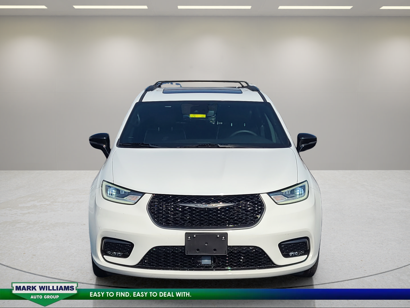 Used 2025 Chrysler Pacifica Limited FWD image 17