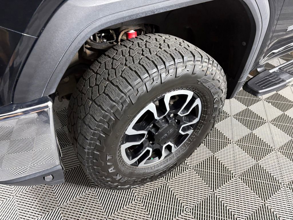 Used 2020 GMC Sierra 2500 SLE w/ SLE Value Package; AWD/4WD image 9