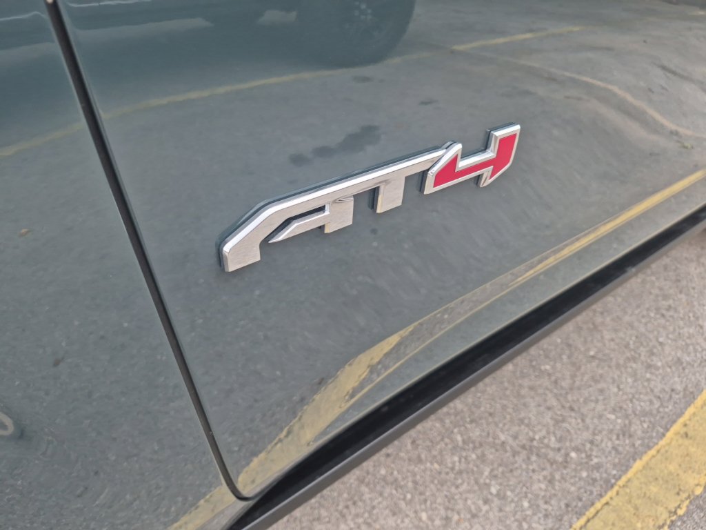 Used 2026 GMC Yukon AT4 w/ AT4 Premium Package AWD/4WD image 10