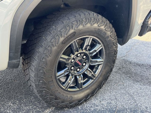 Used 2024 GMC Sierra 1500 AT4X AWD/4WD image 11