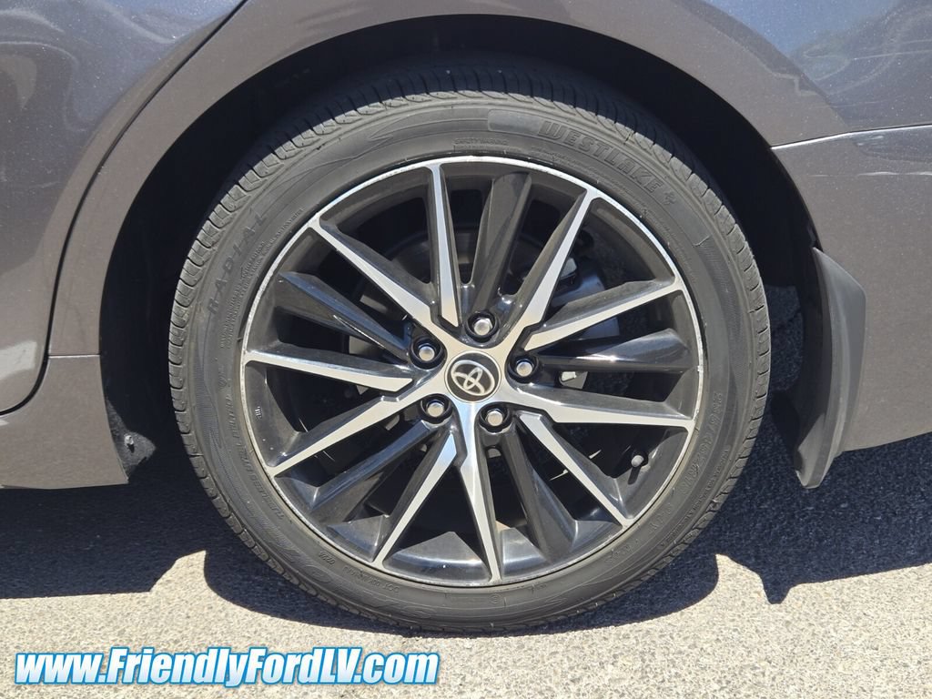 Used 2021 Toyota Camry SE w/ Carpet Mat Package (TMS) FWD image 5
