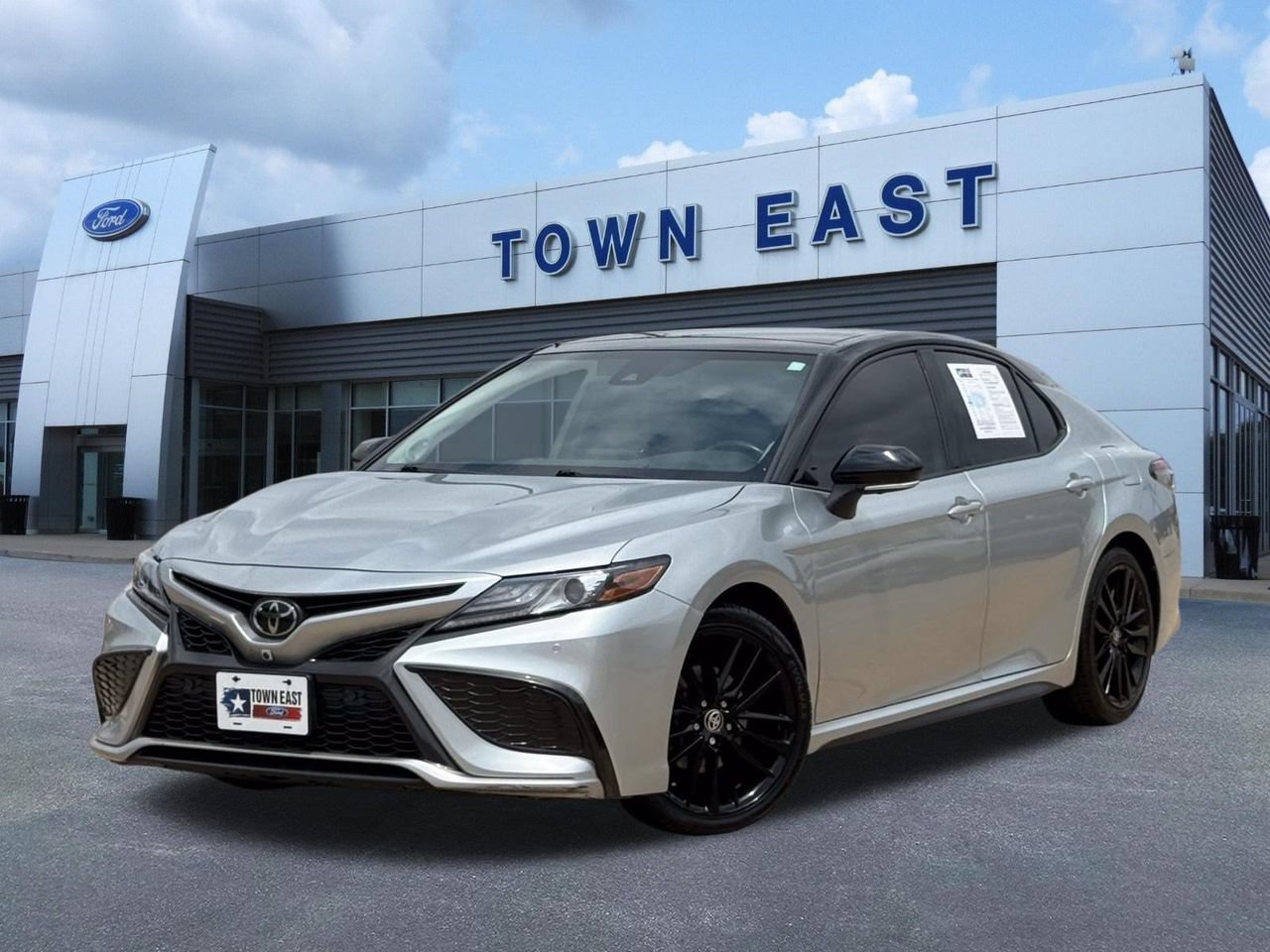 Used 2023 Toyota Camry XSE w/ Navigation Package