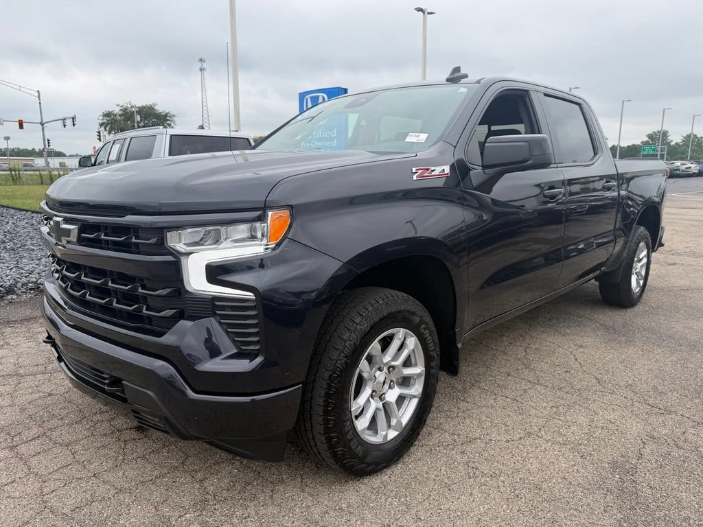 Used 2023 Chevrolet Silverado 1500 RST AWD/4WD image 4