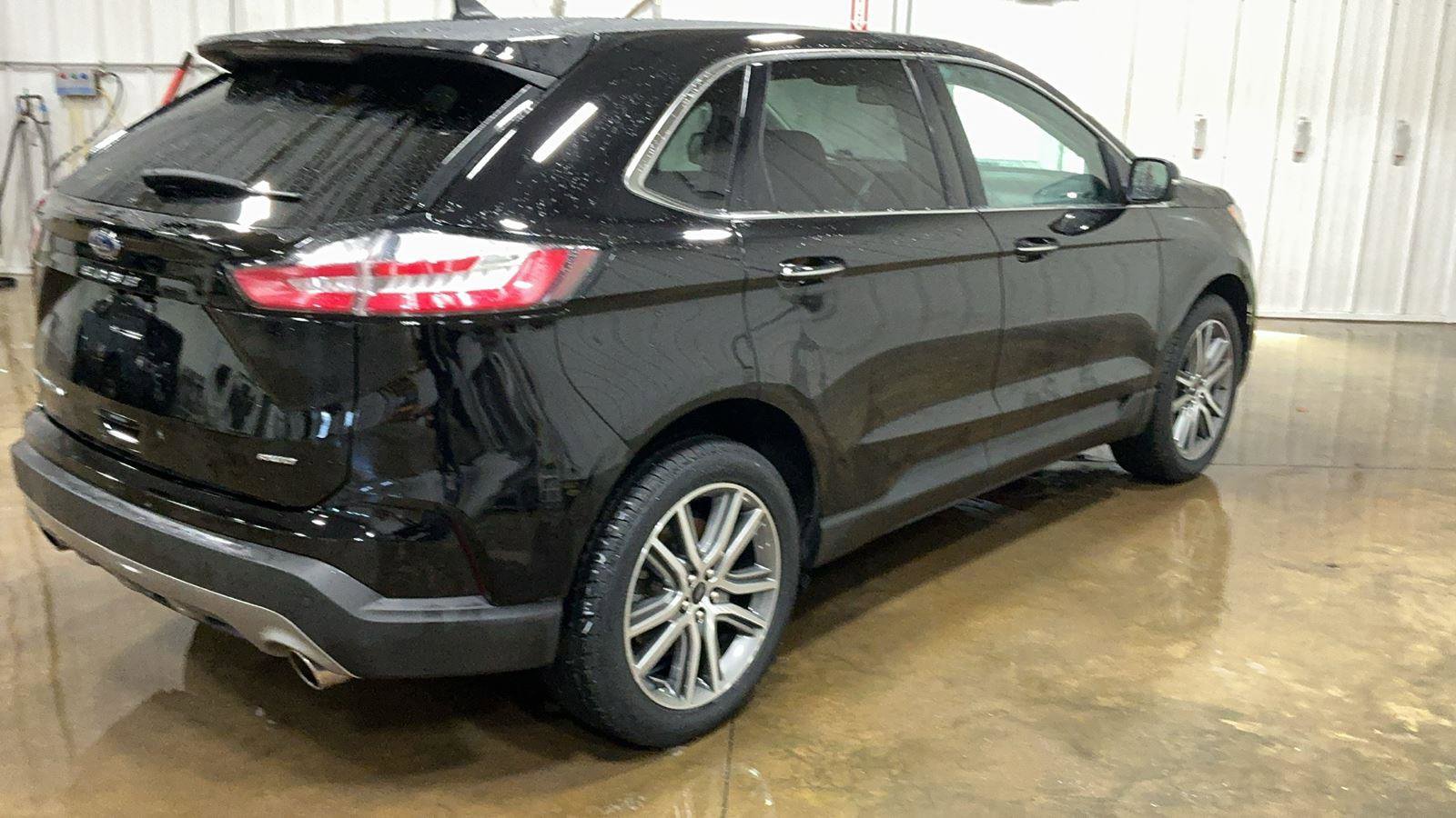 Certified 2023 Ford Edge Titanium image 5