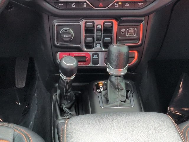 Used 2024 Jeep Gladiator Mojave w/ Technology Group AWD/4WD image 19